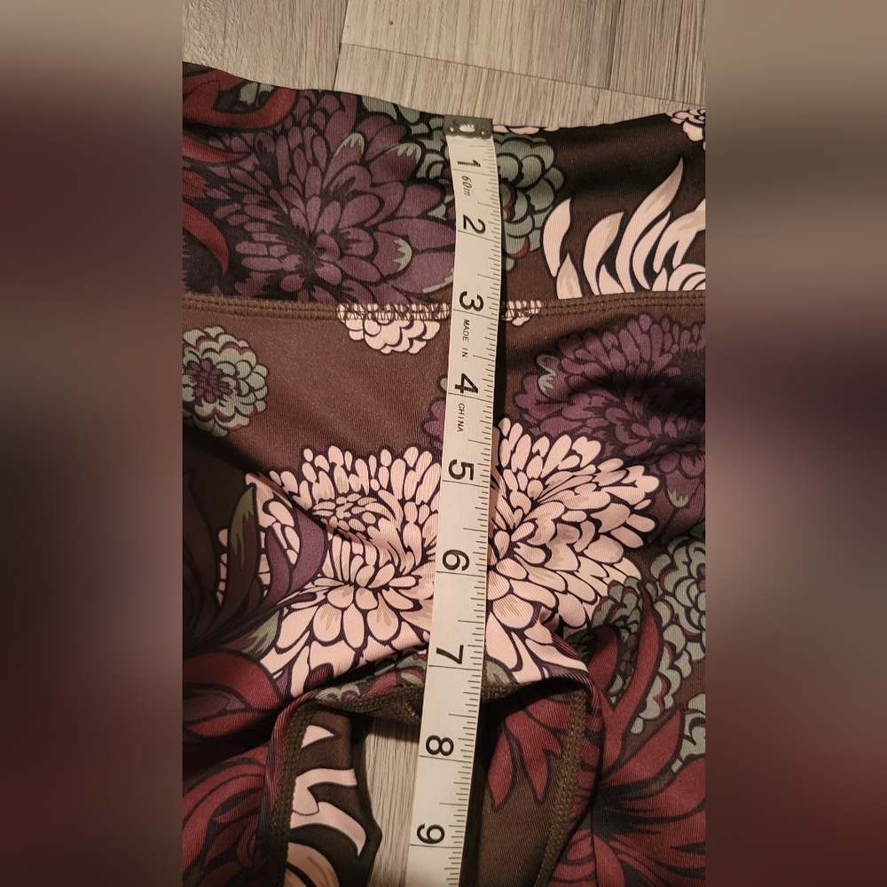 JoyLab Metallic Chrysanthemum Floral Athletic Set, Size Small (better fit XS) - Picture 14 of 16